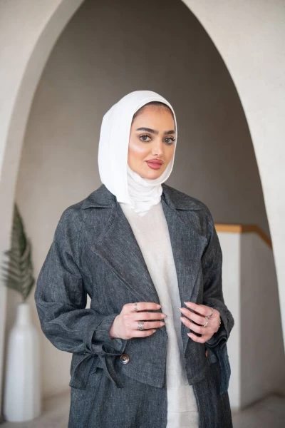 طقم عباية باللون الرمادي مع طقم داخلي ،بخام لينن C:J1026 Grey-Set